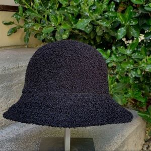 Black Grandeur Seulement Textured Bucket Style Hat